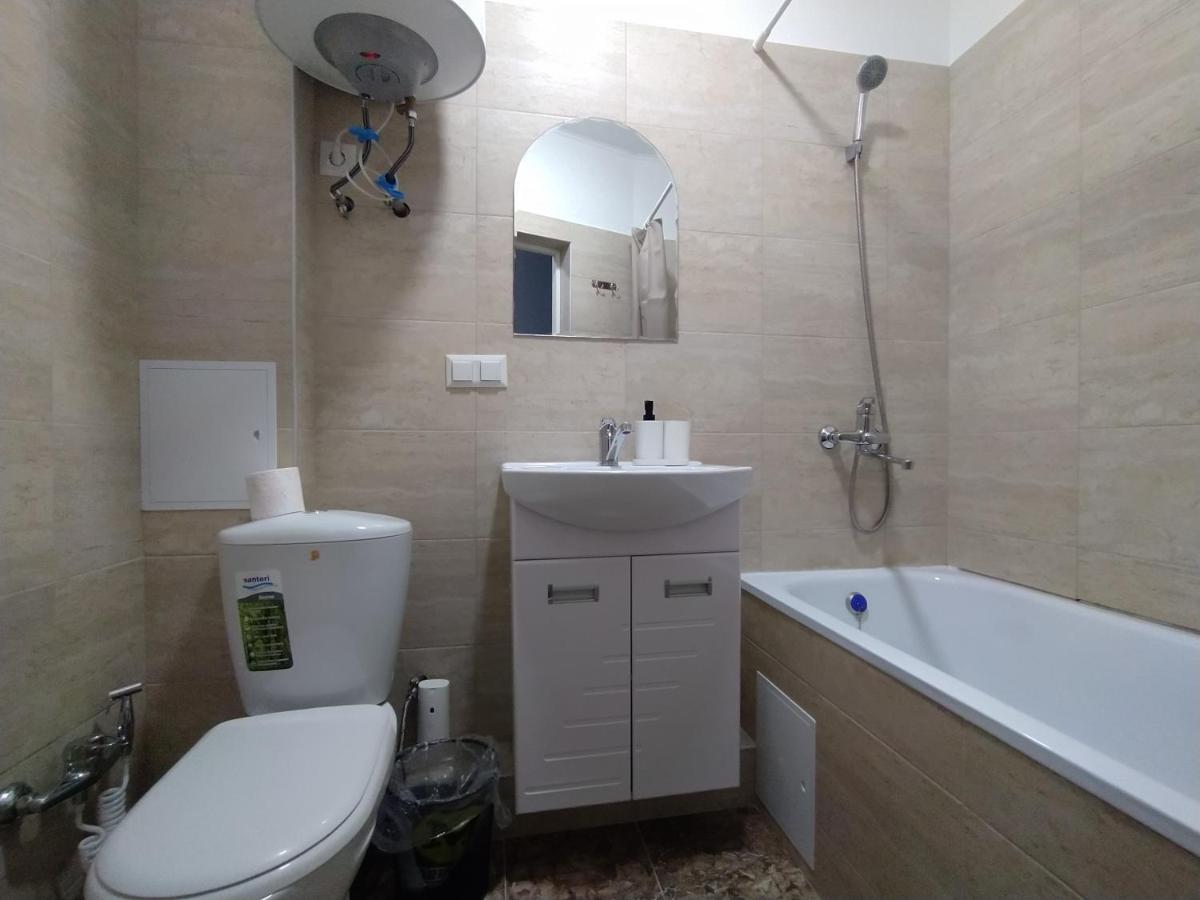 Apartmán Aura On Sydykova Street 290 Biškek Exteriér fotografie